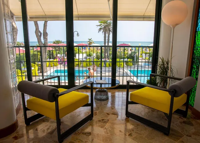 Termini Beach Hotel & Suites